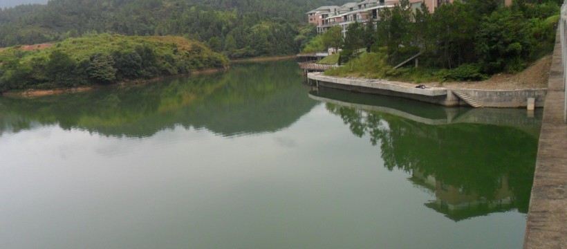 湾龙坡水库照片