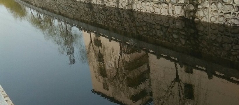 护城河照片
