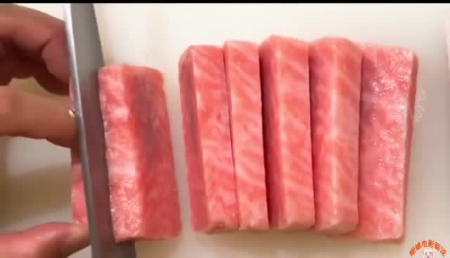 【视频】世界上最贵的海鲜蓝鳍金枪鱼，鱼中的迈巴赫，售价十万美元_视频封面